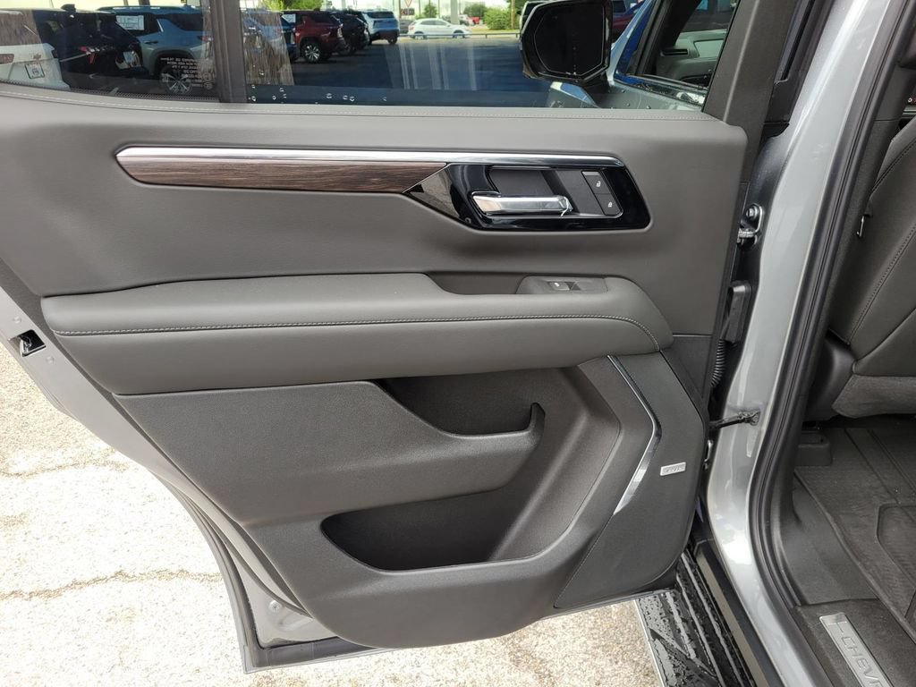 New 2026 Chevrolet Tahoe LT w/ Comfort Package AWD/4WD image 9