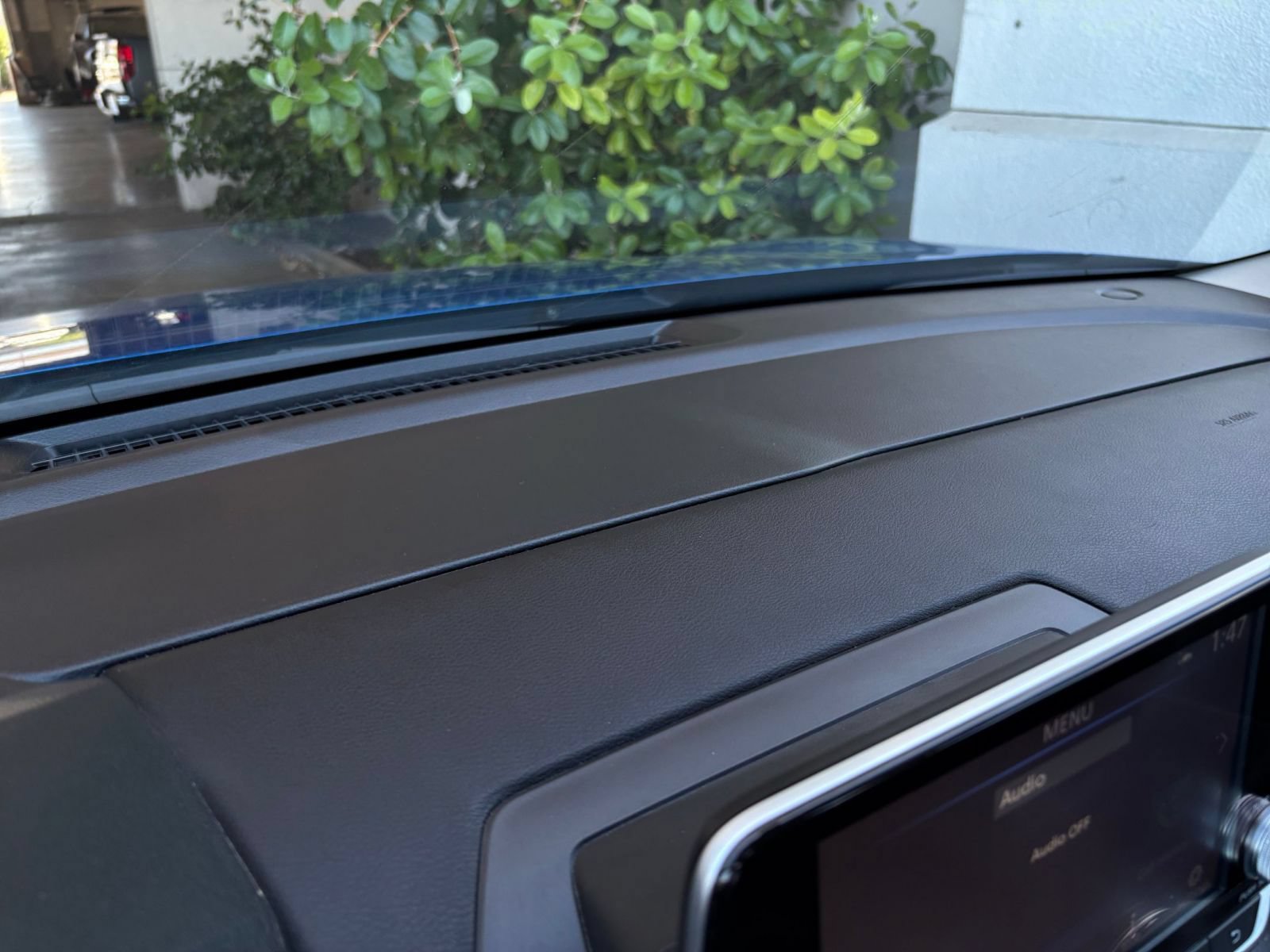 Used 2025 Nissan Sentra SV FWD image 17