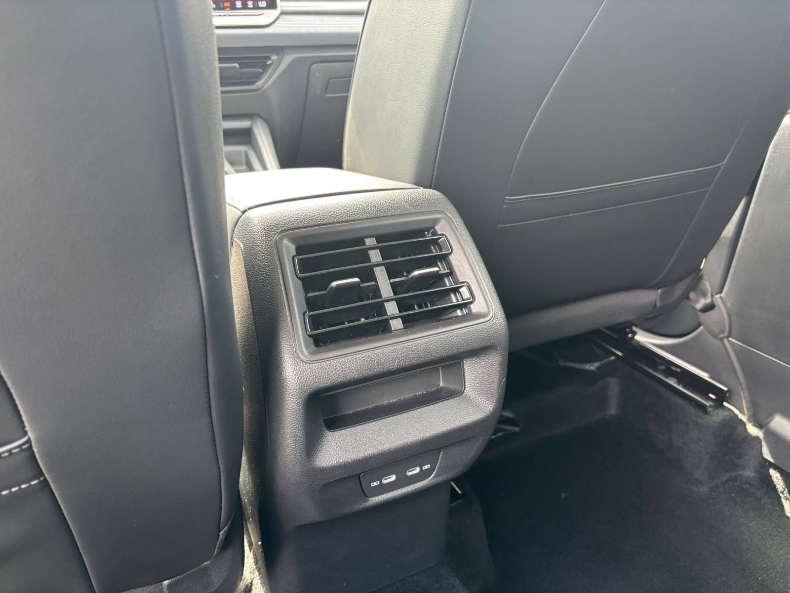 Used 2026 Volkswagen Tiguan SE FWD image 20