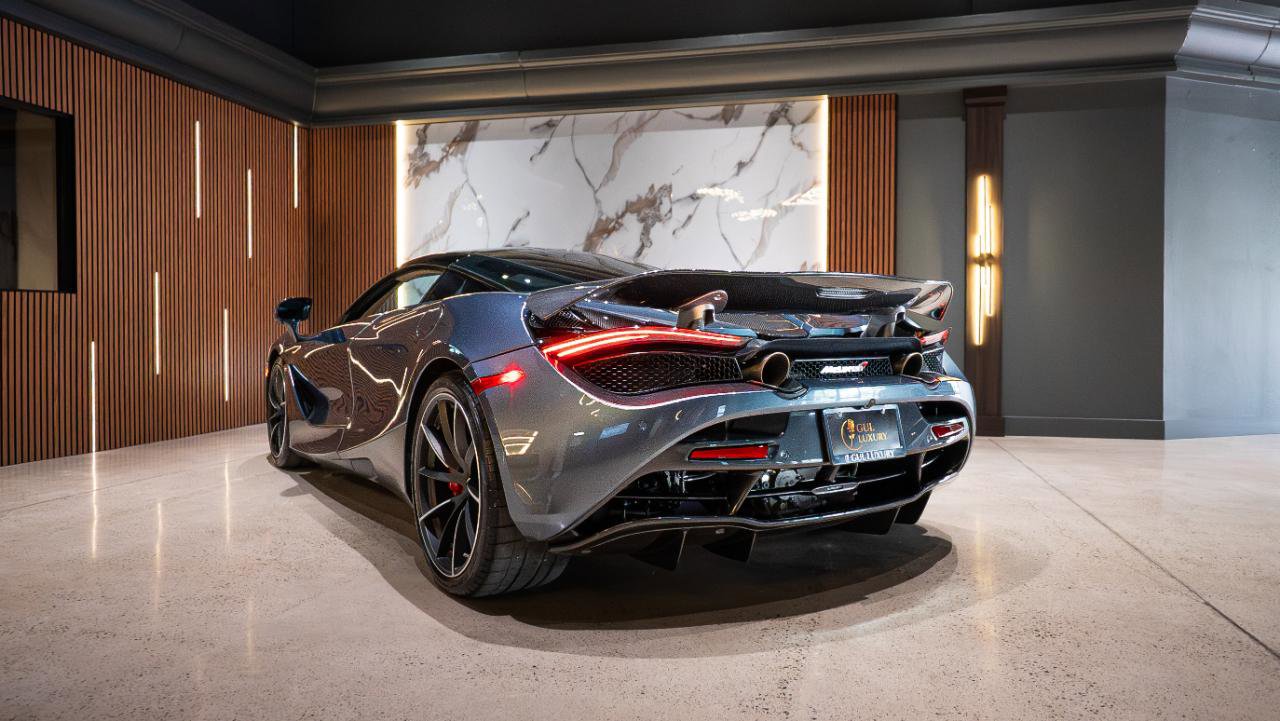 Used 2018 McLaren 720S Luxury RWD image 4