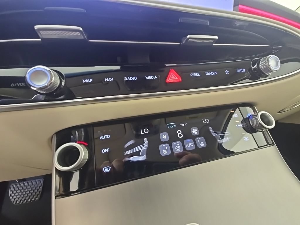 New 2027 Genesis GV70 2.5T Select AWD/4WD image 22