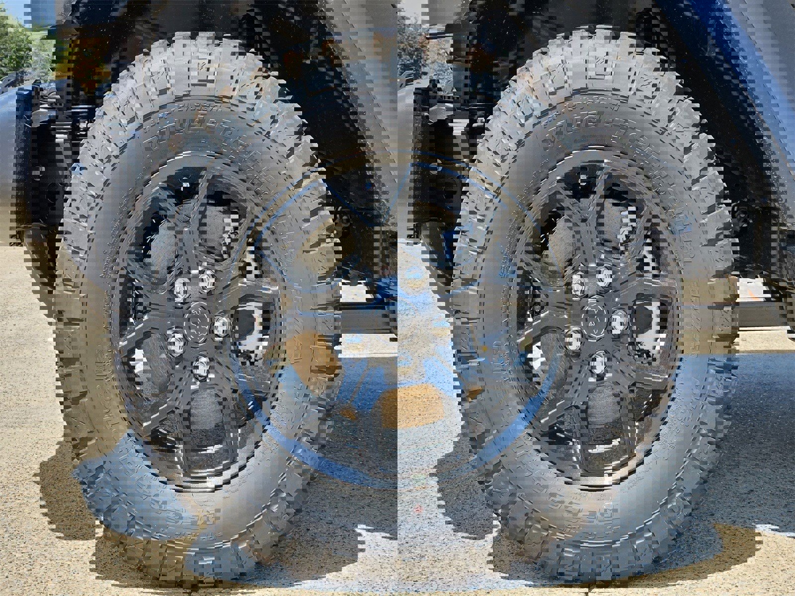 New 2025 Jeep Gladiator Sport image 10