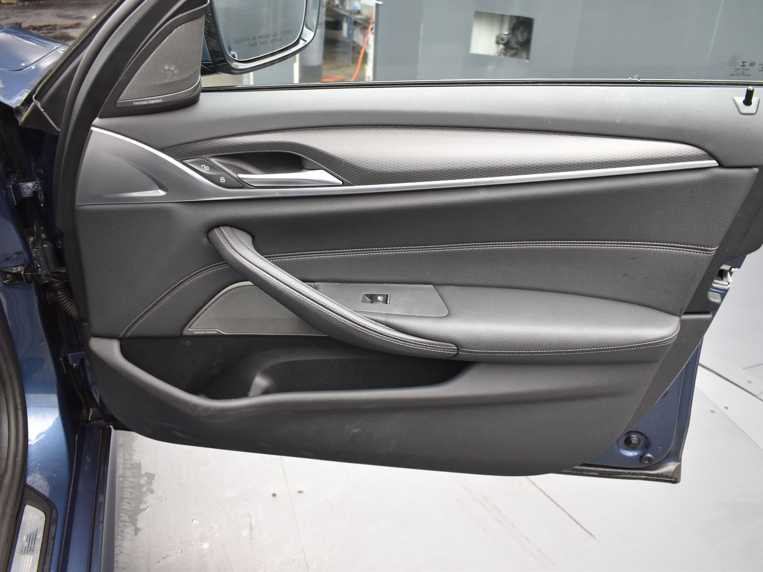 Used 2023 BMW 540i xDrive w/ M Sport Package image 6