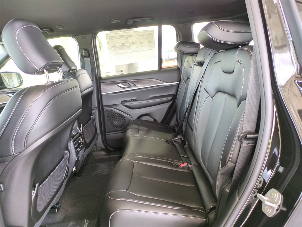 New 2025 Jeep Grand Cherokee Limited image 15