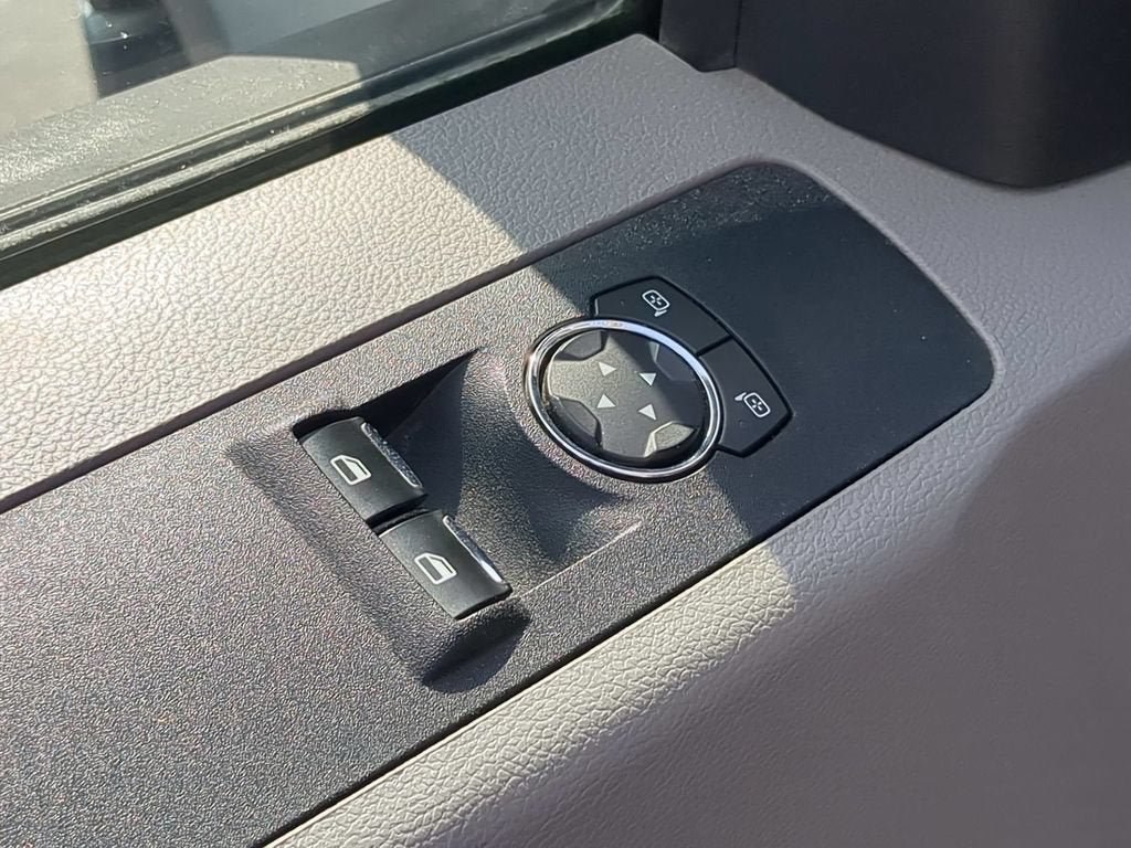 Used 2020 Ford F550 Luxury RWD image 23