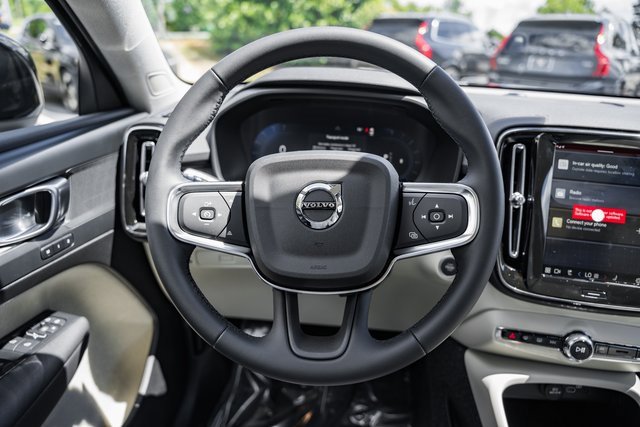 Certified 2025 Volvo XC40 B5 Plus w/ Protection Package Premier image 26