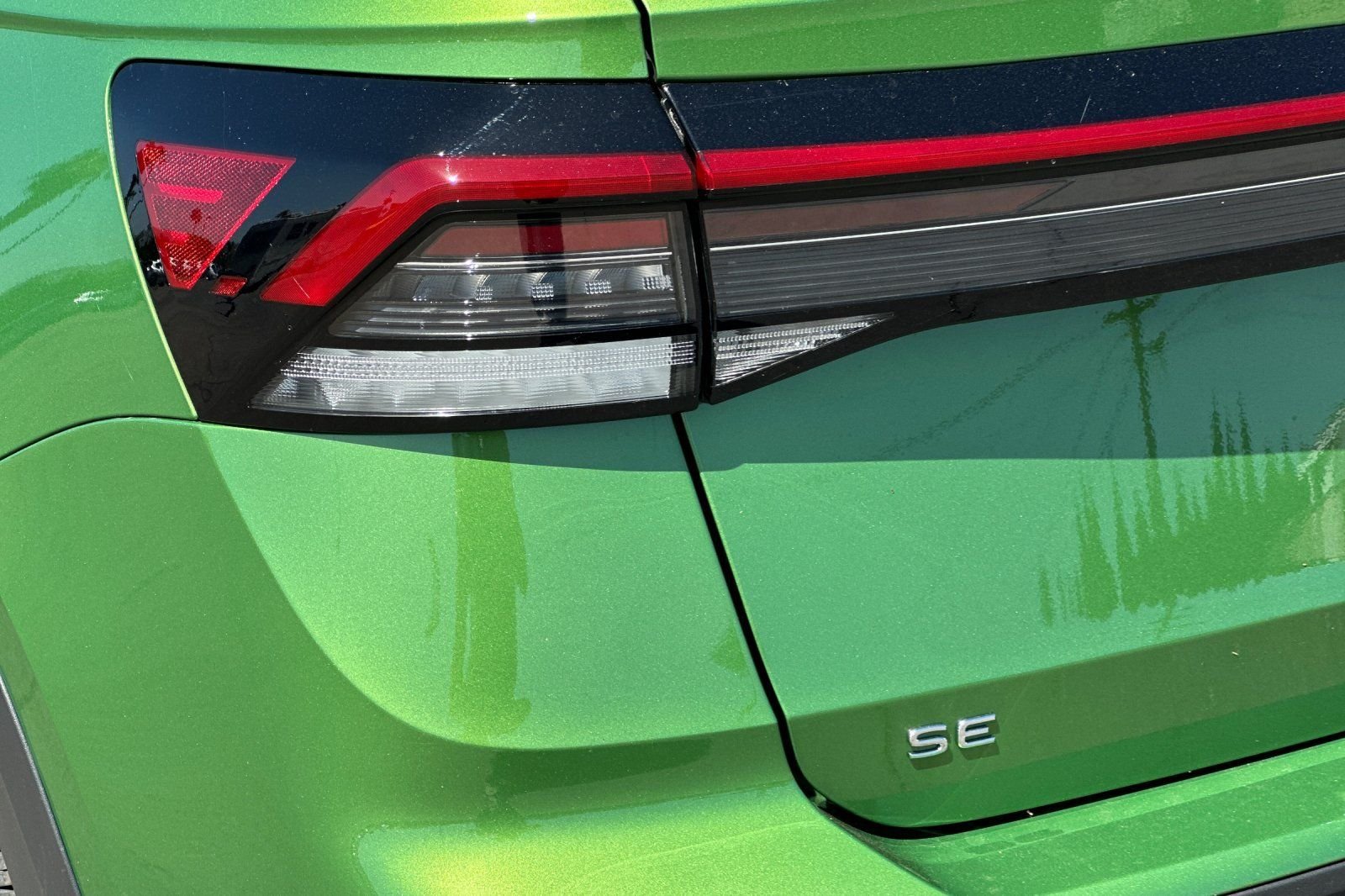 New 2026 Volkswagen Taos SE FWD image 26
