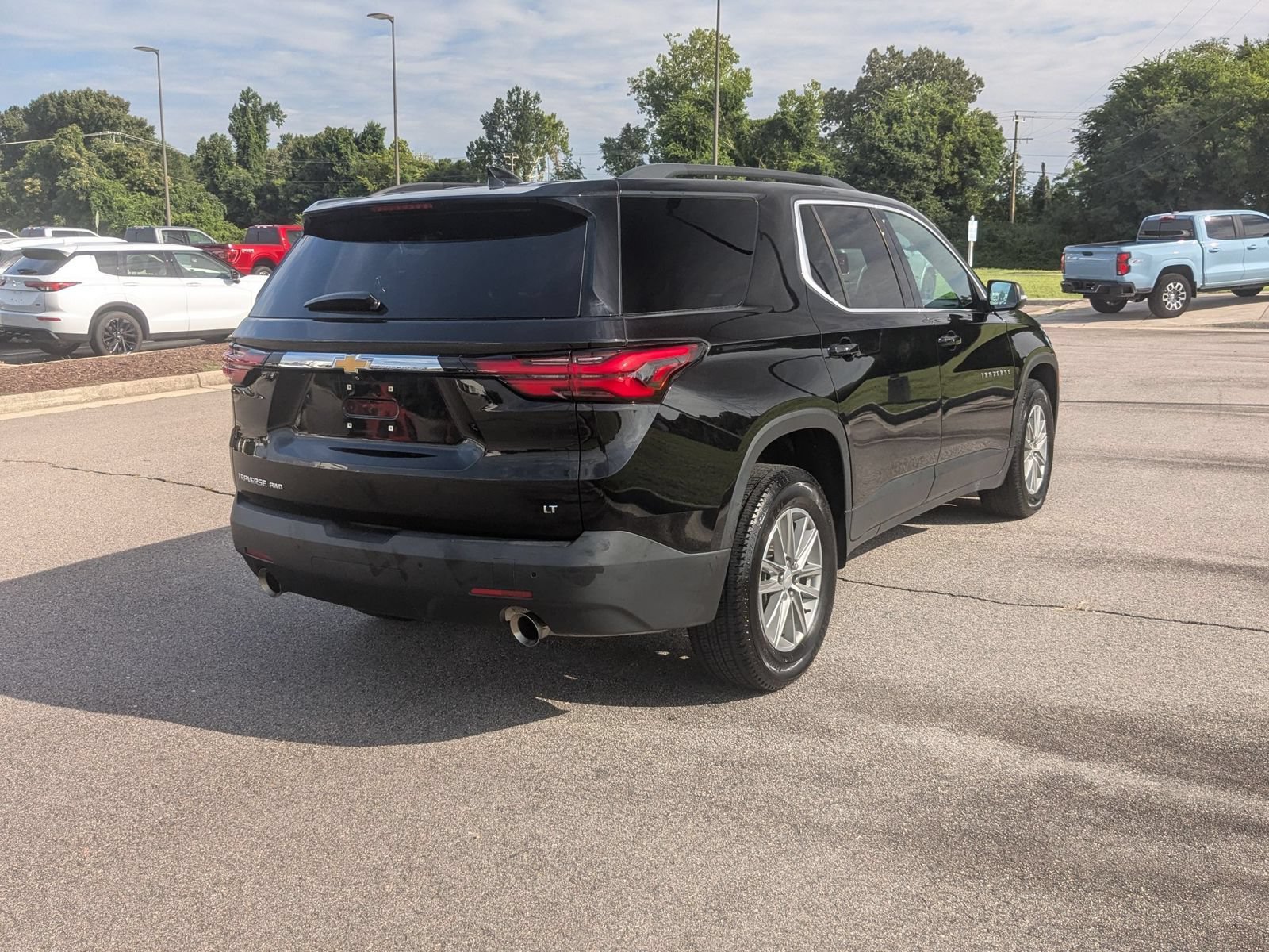 Used 2022 Chevrolet Traverse LT AWD/4WD image 3