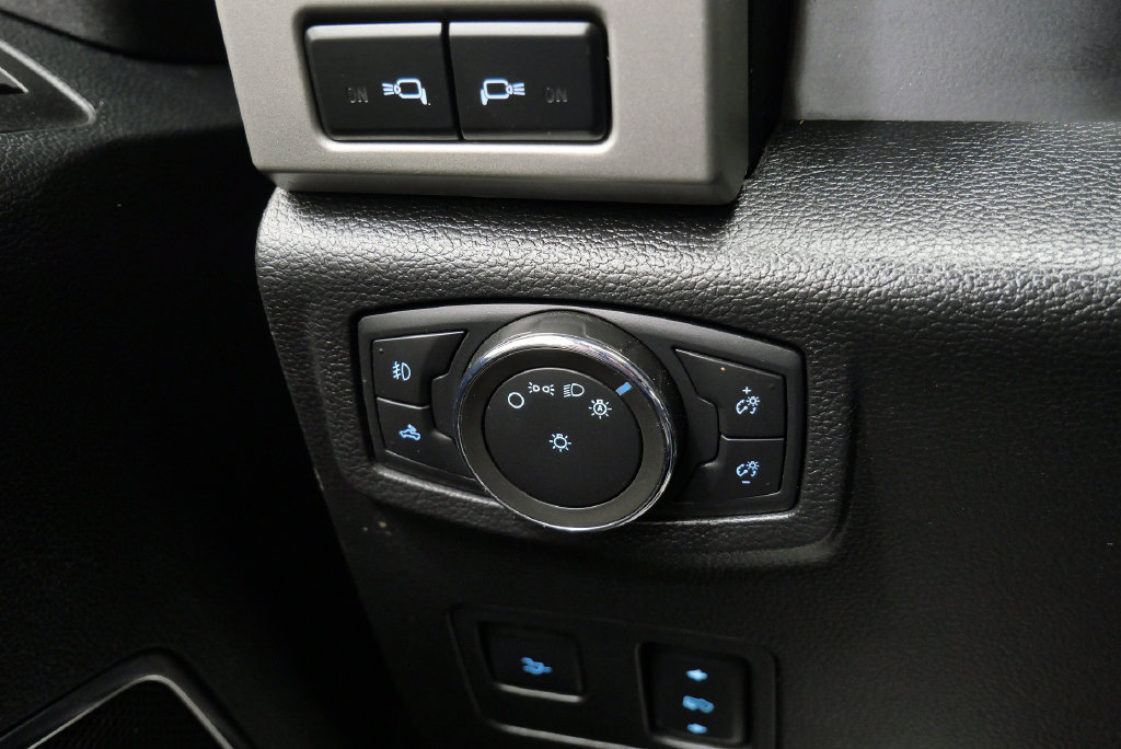 Used 2021 Ford F250 Lariat w/ Lariat Ultimate Package AWD/4WD image 29