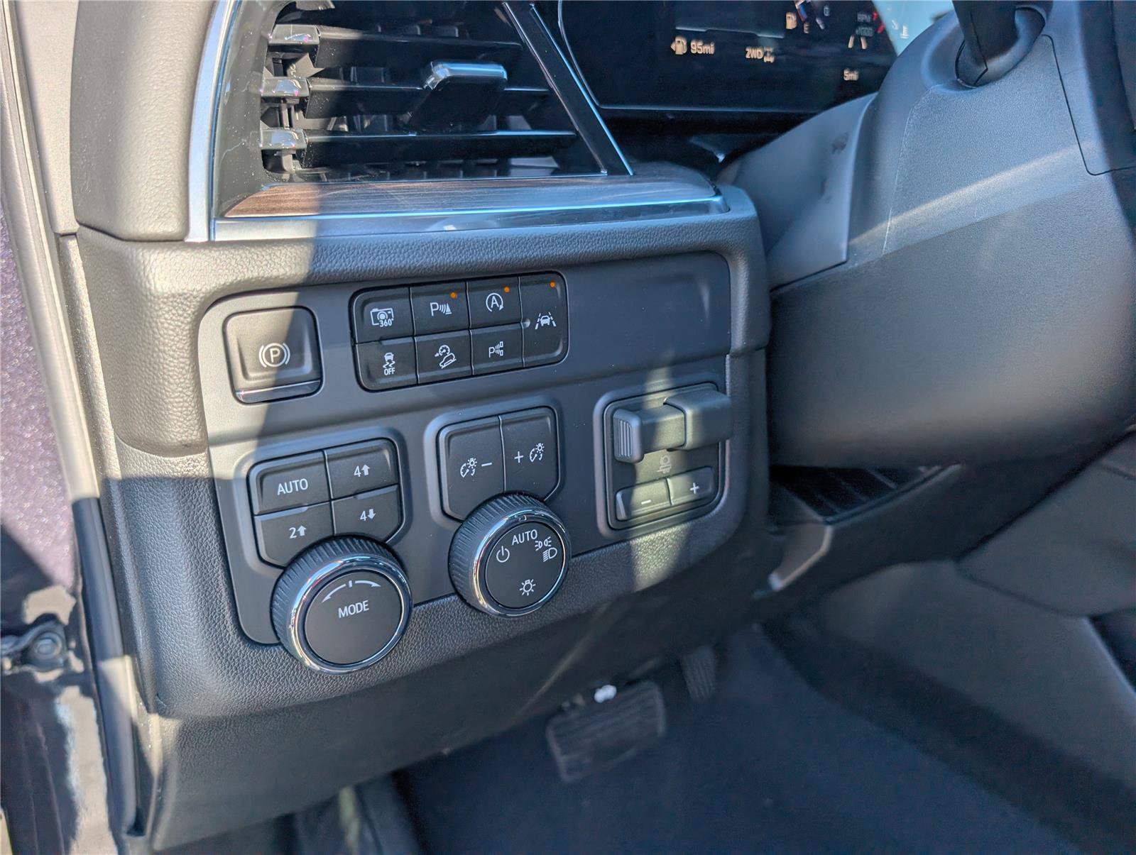 New 2027 Chevrolet Tahoe LS w/ Max Trailering Package AWD/4WD image 18