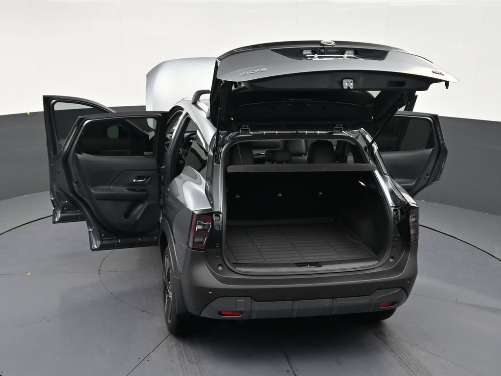 Used 2026 Nissan Kicks SR FWD image 33