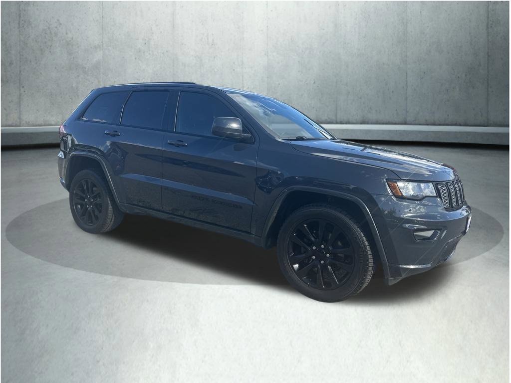 Used 2017 Jeep Grand Cherokee Altitude AWD/4WD image 8