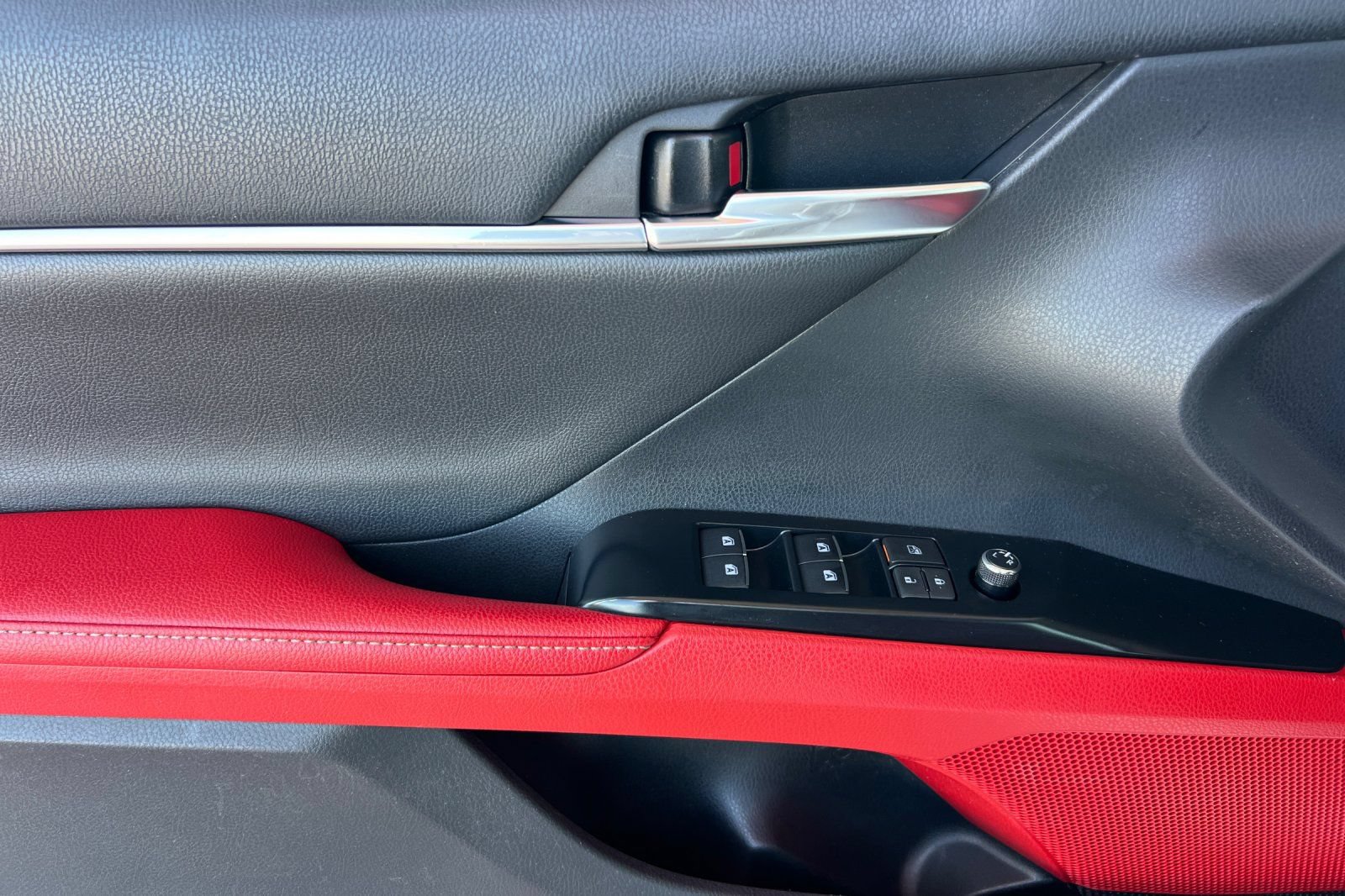 Certified 2019 Toyota Camry XSE FWD image 12