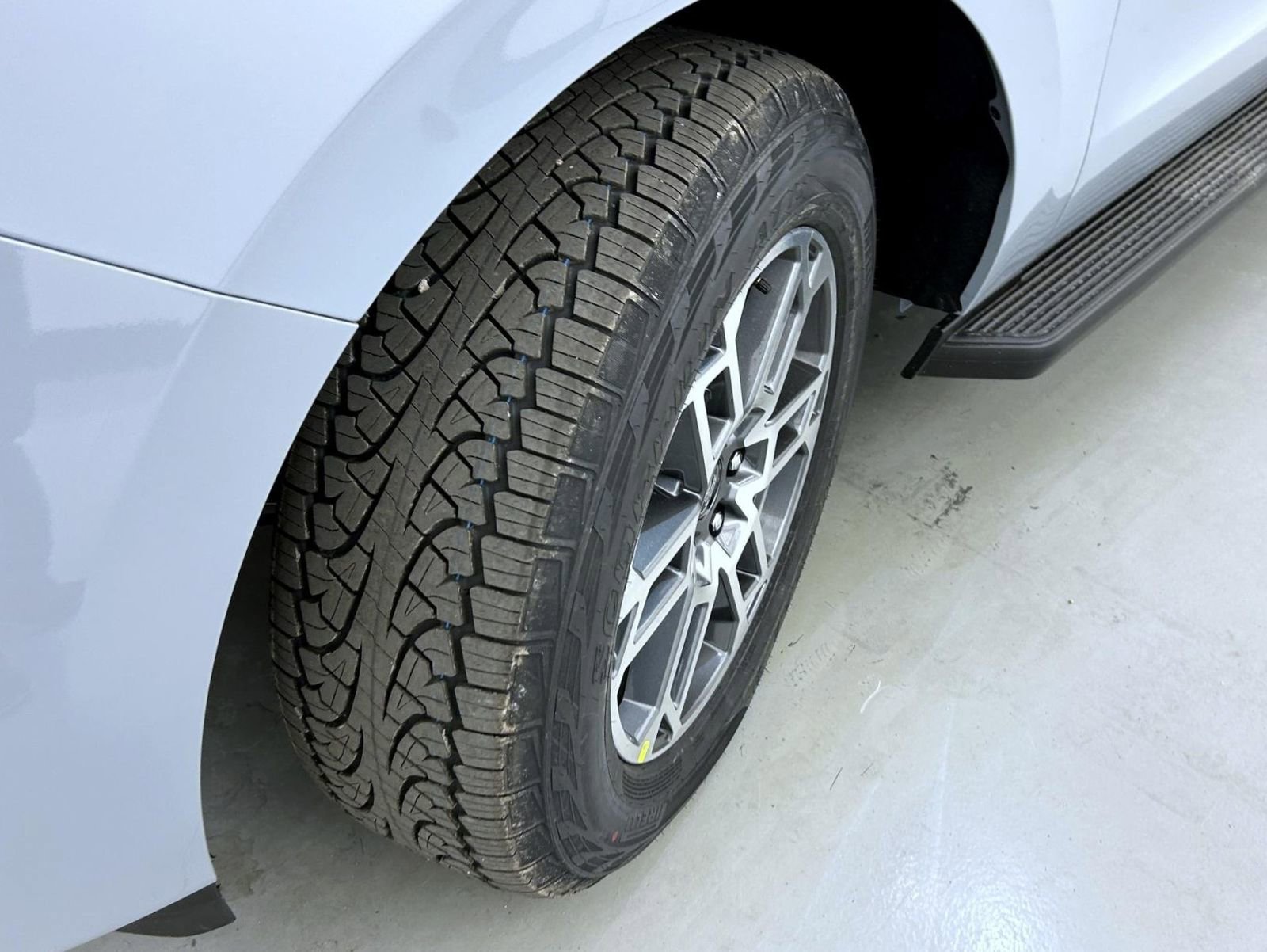 New 2025 Ford Expedition Active image 25