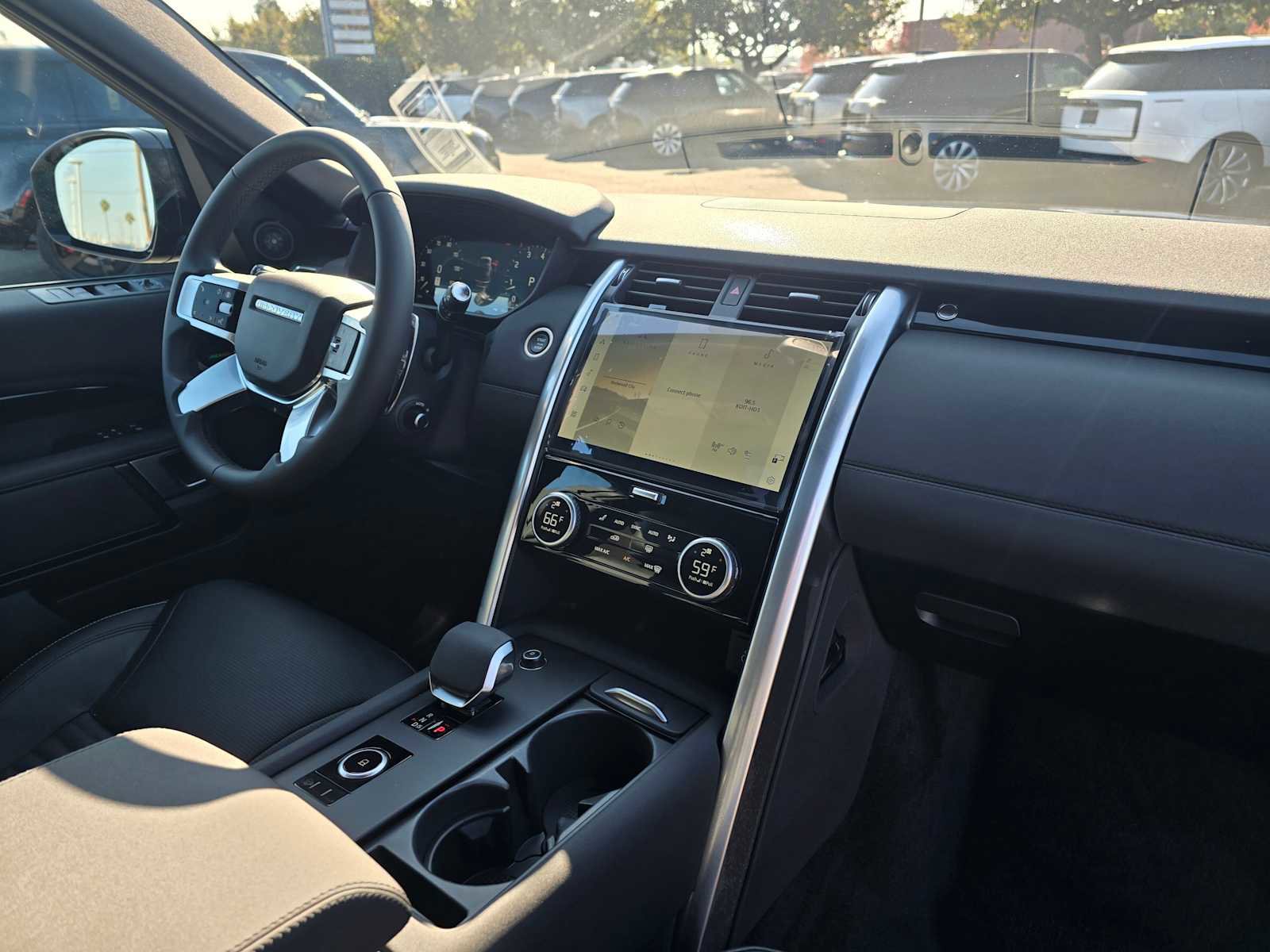 New 2025 Land Rover Discovery S image 12