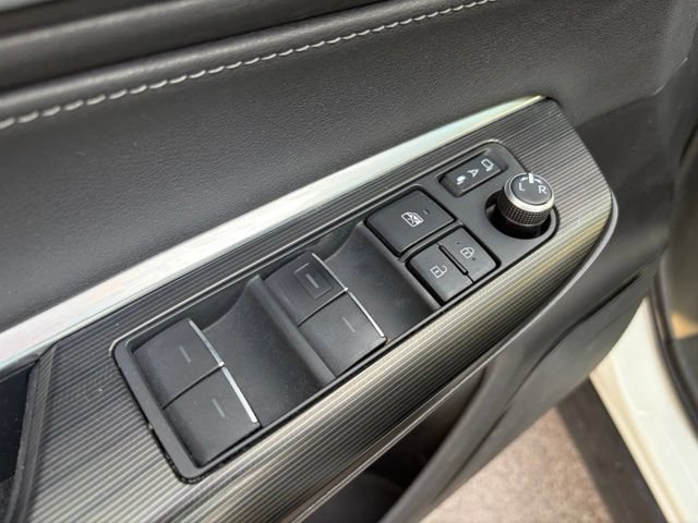 Used 2021 Toyota Venza XLE w/ Carpet Mat Package (TMS) AWD/4WD image 13