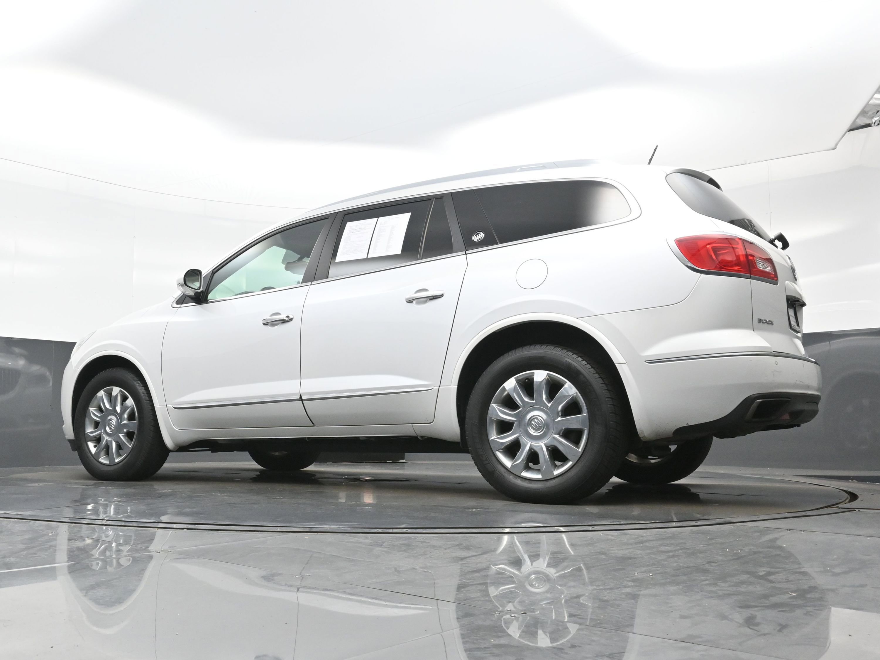 Used 2017 Buick Enclave Premium AWD/4WD image 27