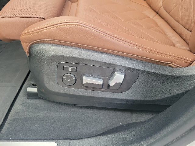 Used 2024 BMW X5 sDrive40i w/ Parking Assistance Package RWD image 15