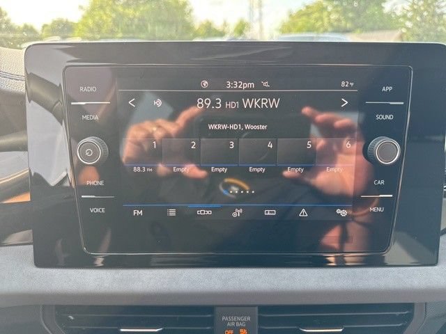 Used 2025 Volkswagen Jetta SE FWD image 41
