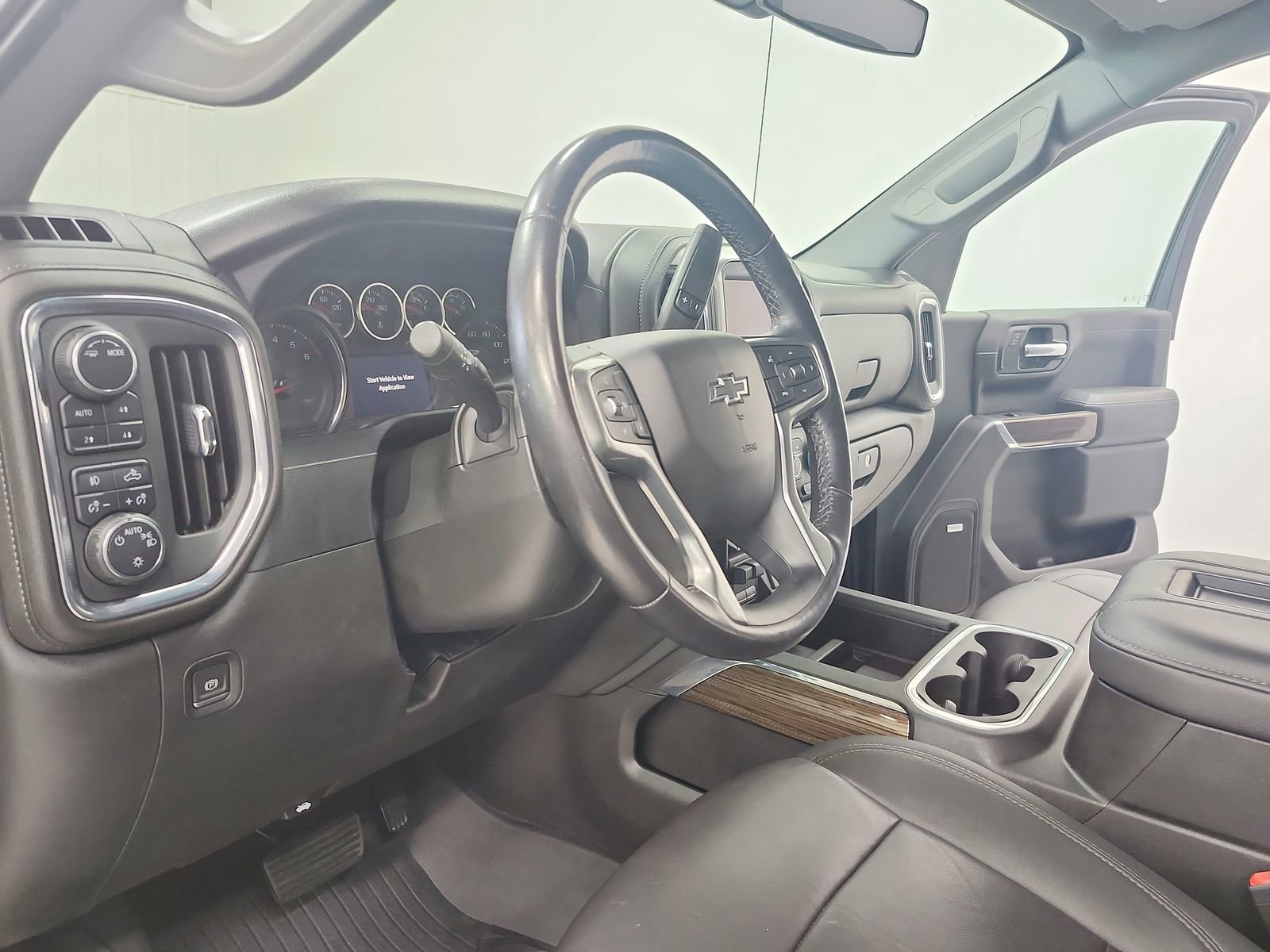 Used 2022 Chevrolet Silverado 1500 LT Trail Boss w/ Convenience Package II AWD/4WD image 18