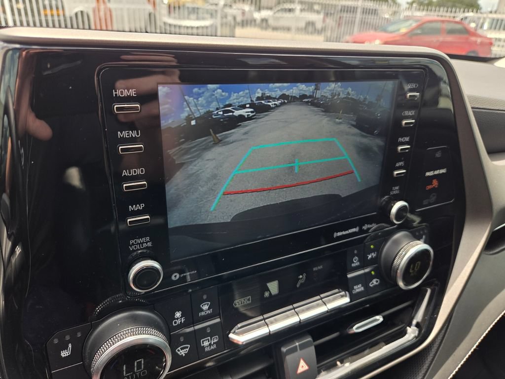 Used 2021 Toyota Highlander XLE FWD image 35