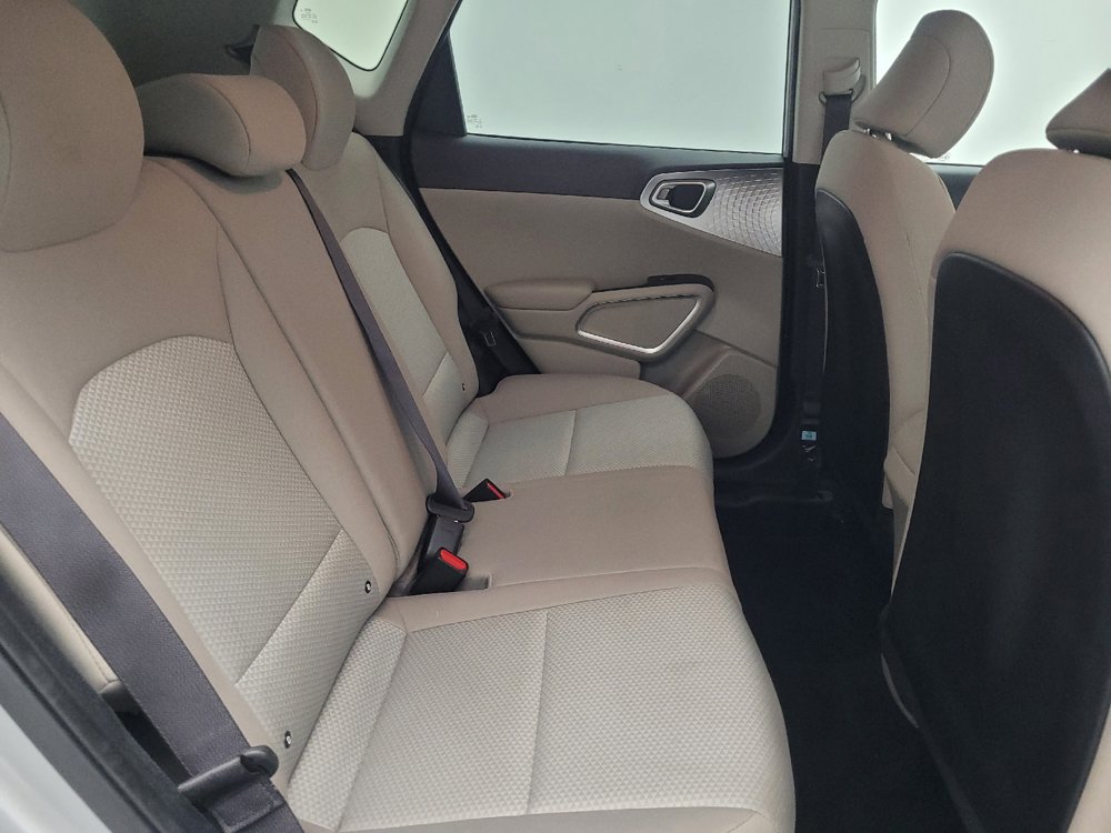 Used 2020 Kia Soul LX FWD image 19