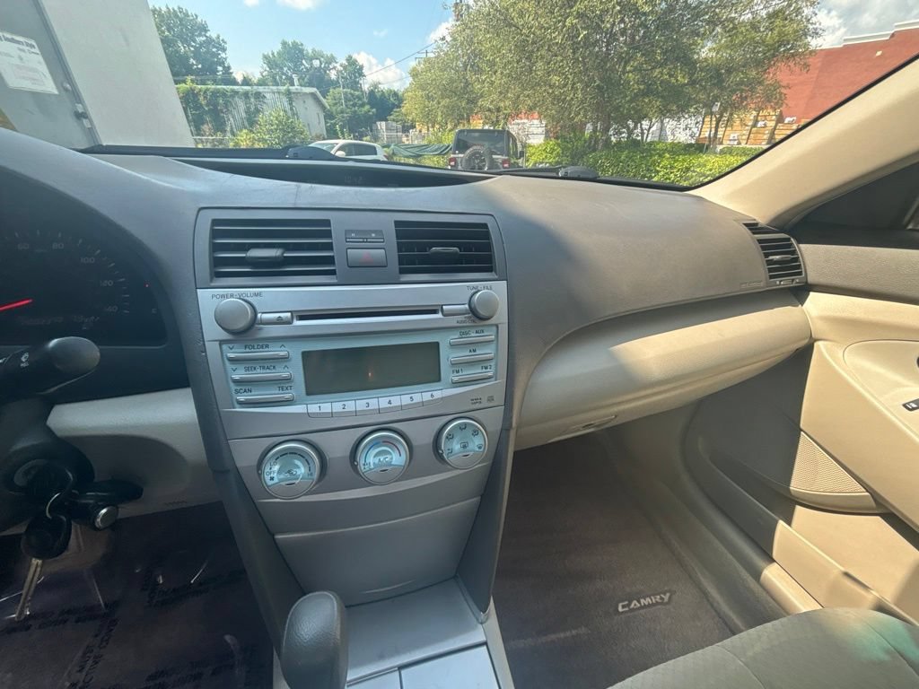 Used 2009 Toyota Camry LE FWD image 13