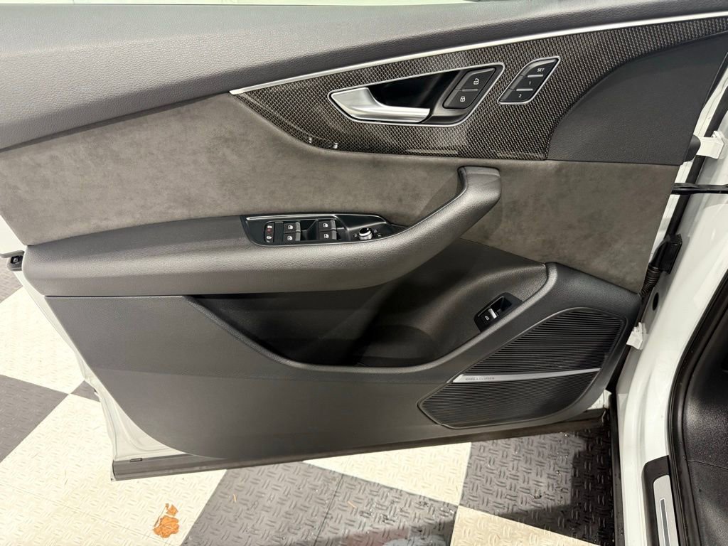 Used 2021 Audi SQ7 Premium Plus w/ Driver Assistance Package image 16