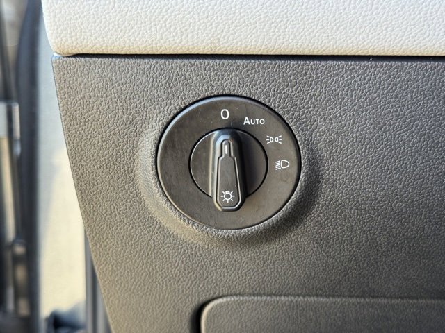Used 2024 Volkswagen Taos SE image 26