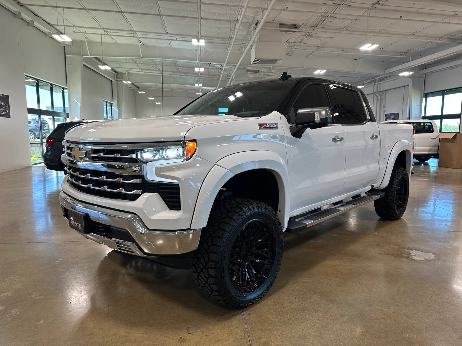 Used 2025 Chevrolet Silverado 1500 LTZ w/ Z71 Off-Road Package AWD/4WD image 3