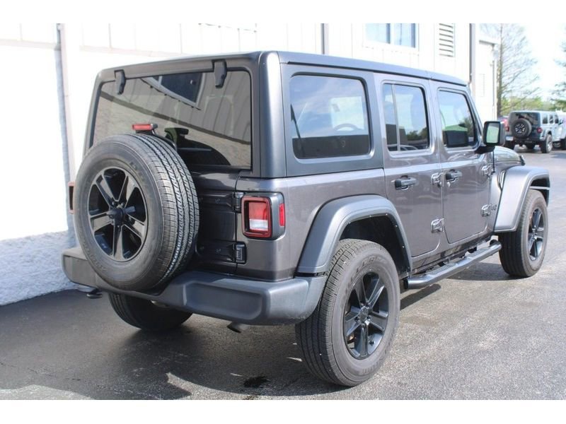 Used 2022 Jeep Wrangler Unlimited Sport AWD/4WD image 3