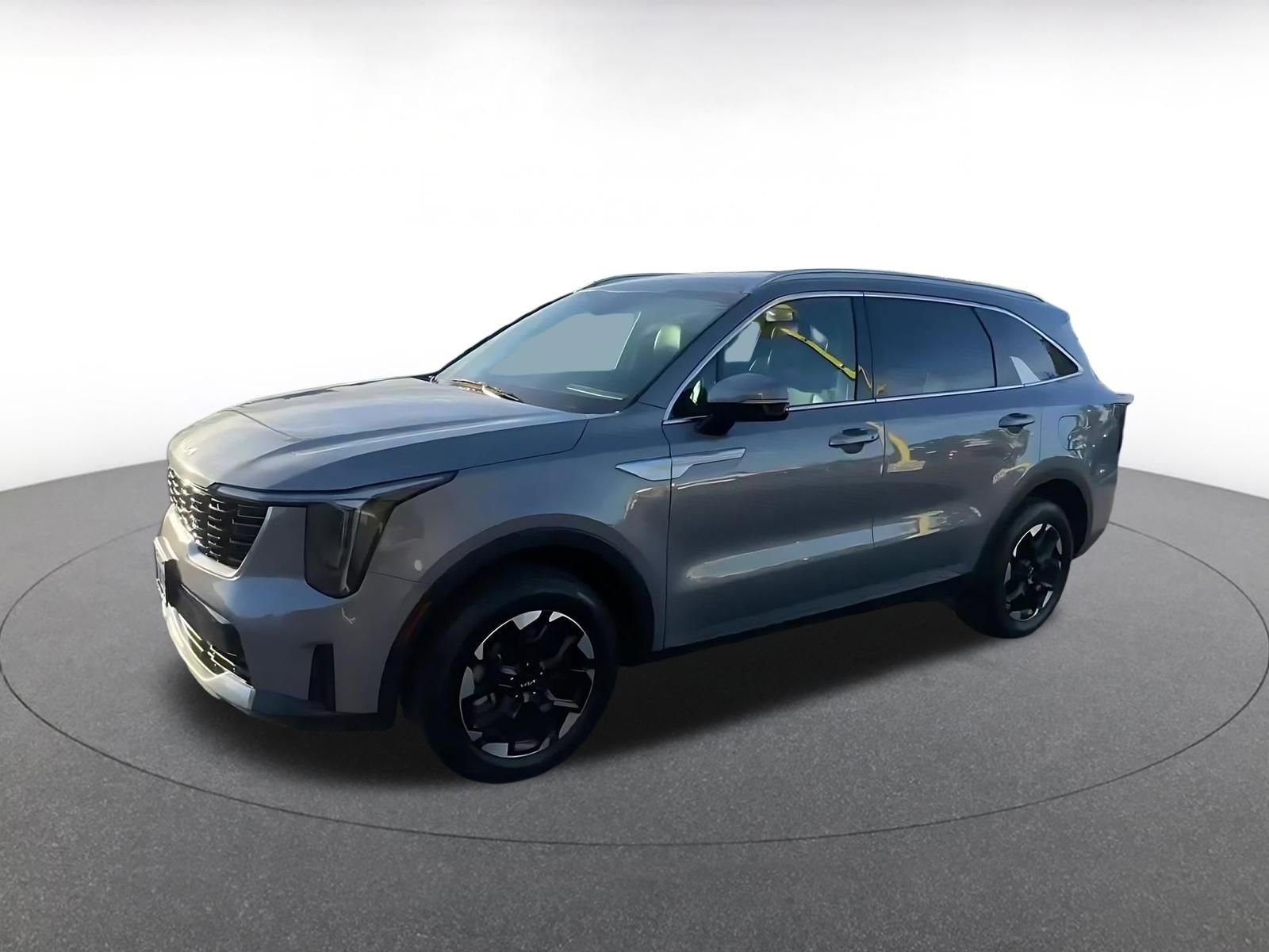 Used 2024 Kia Sorento S image 8