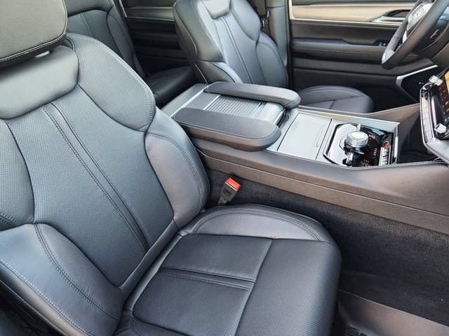 New 2026 Jeep Grand Wagoneer Limited AWD/4WD image 9