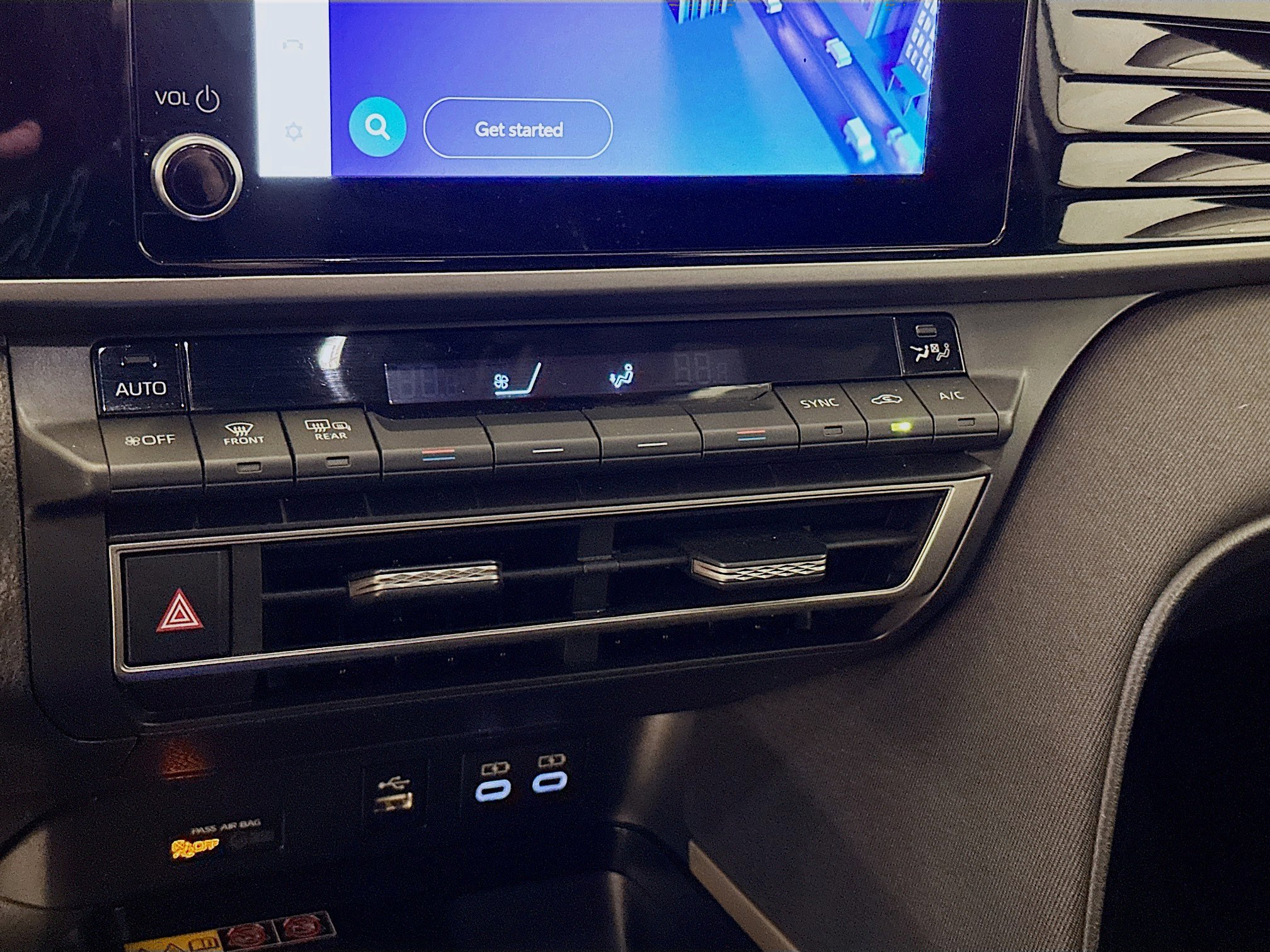 Used 2025 Toyota Camry LE image 24