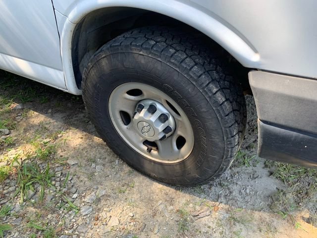 Used 2017 Chevrolet Express 2500 RWD image 7