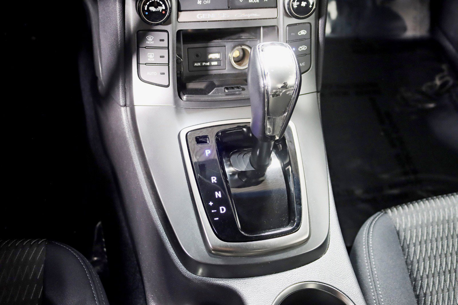 Used 2015 Hyundai Genesis 3.8 image 19