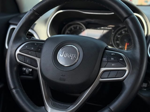 Used 2019 Jeep Cherokee Latitude Plus AWD/4WD image 8