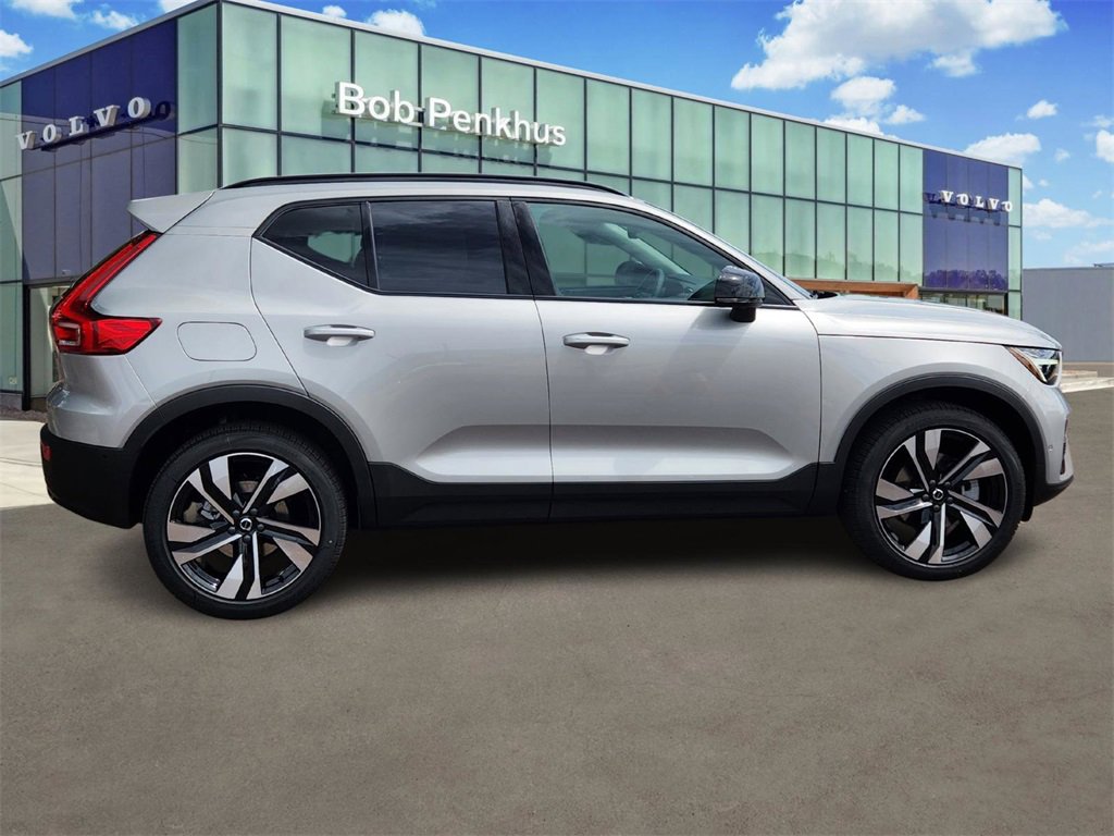 New 2025 Volvo XC40 B5 Ultra w/ Climate Package image 25