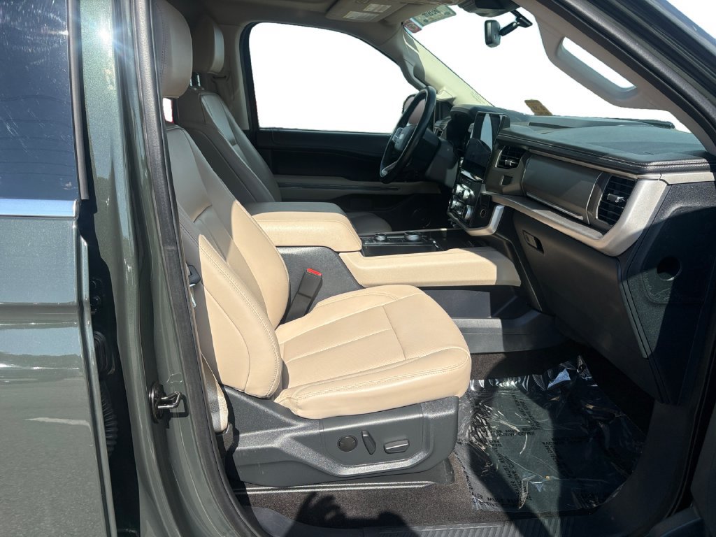 Used 2022 Ford Expedition XLT AWD/4WD image 15