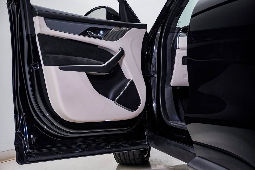 Used 2021 Jaguar F-PACE SVR image 27