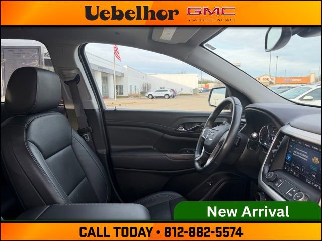 Used 2023 GMC Acadia SLT w/ Preferred Package image 2