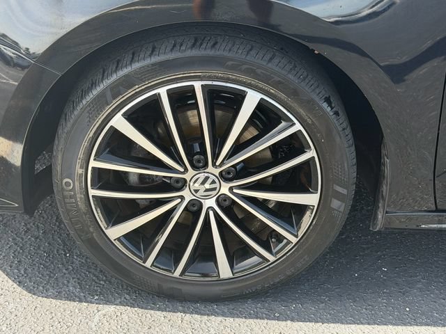 Used 2016 Volkswagen Jetta Sport FWD image 17