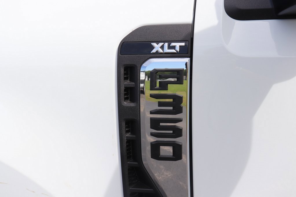 New 2026 Ford F350 4x4 Crew Cab Super Duty image 8