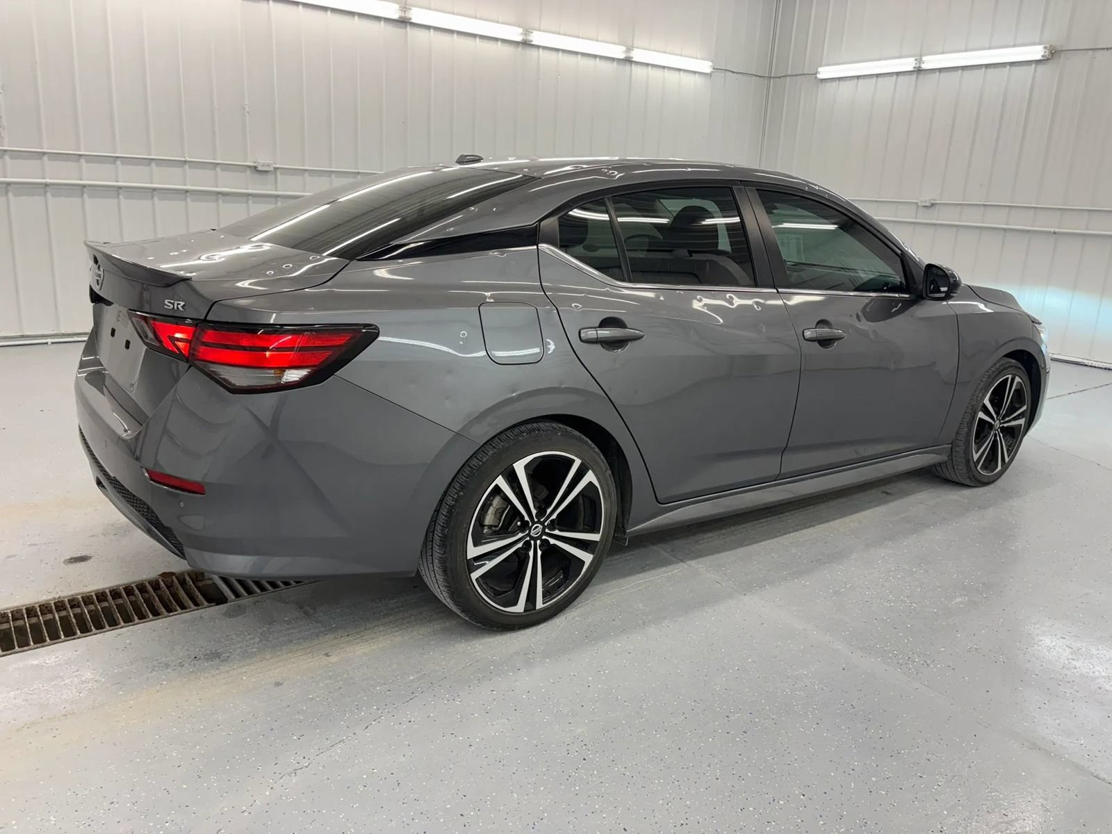 Used 2022 Nissan Sentra SR FWD image 3