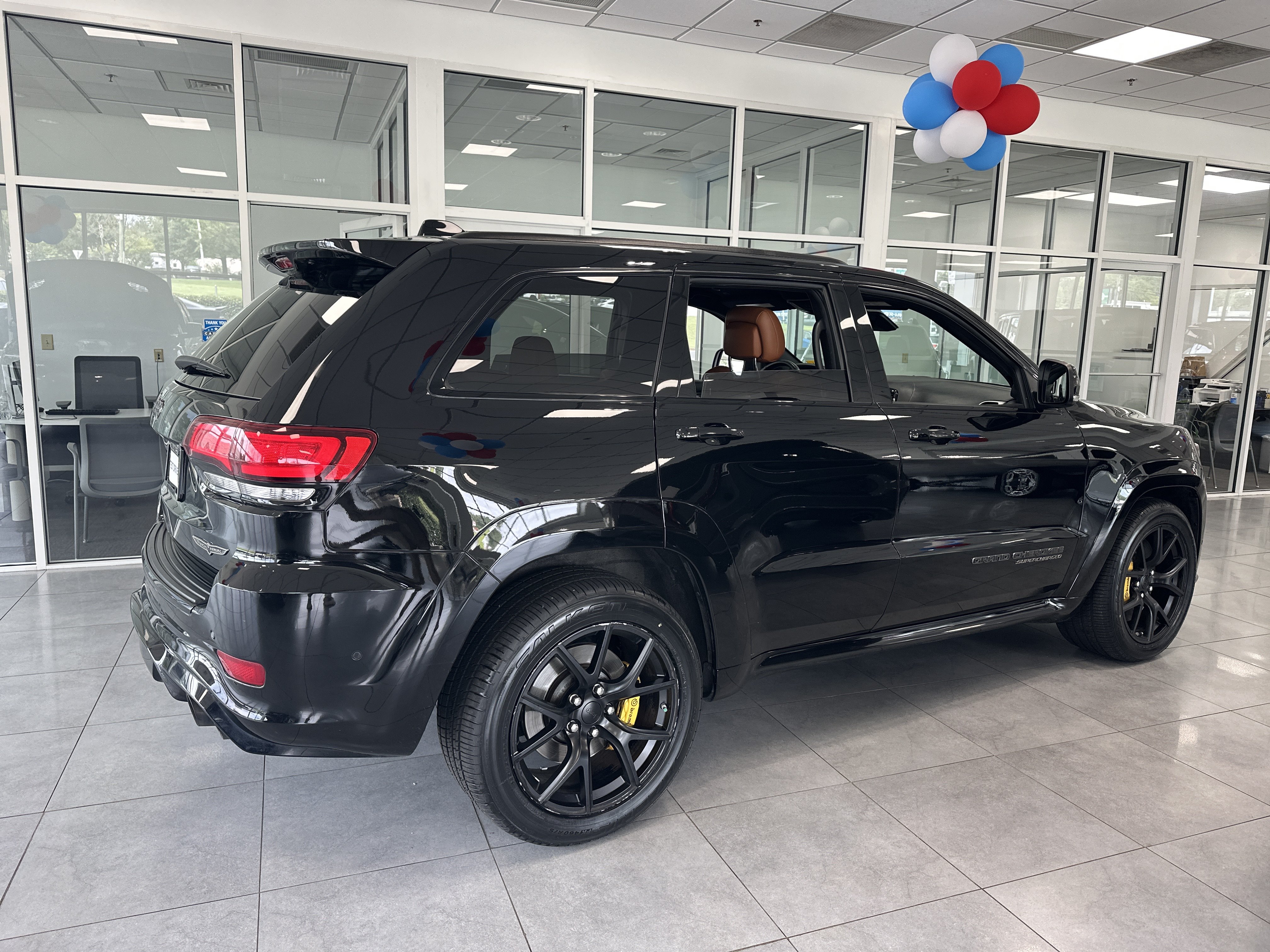 Used 2020 Jeep Grand Cherokee Trackhawk AWD/4WD image 10