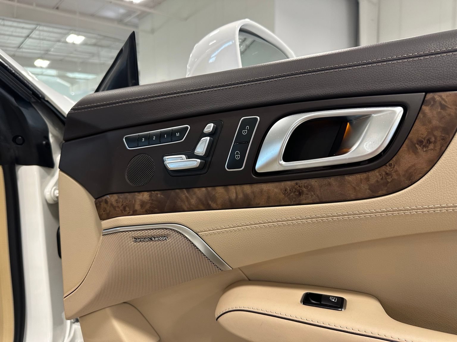 Used 2016 Mercedes-Benz SL 550 image 47