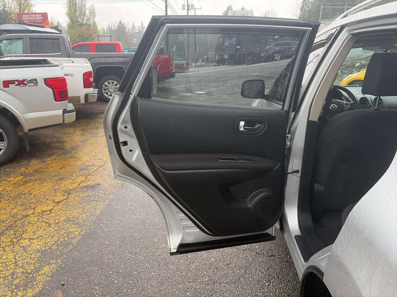 Used 2013 Nissan Rogue SV w/ Premium Pkg image 21