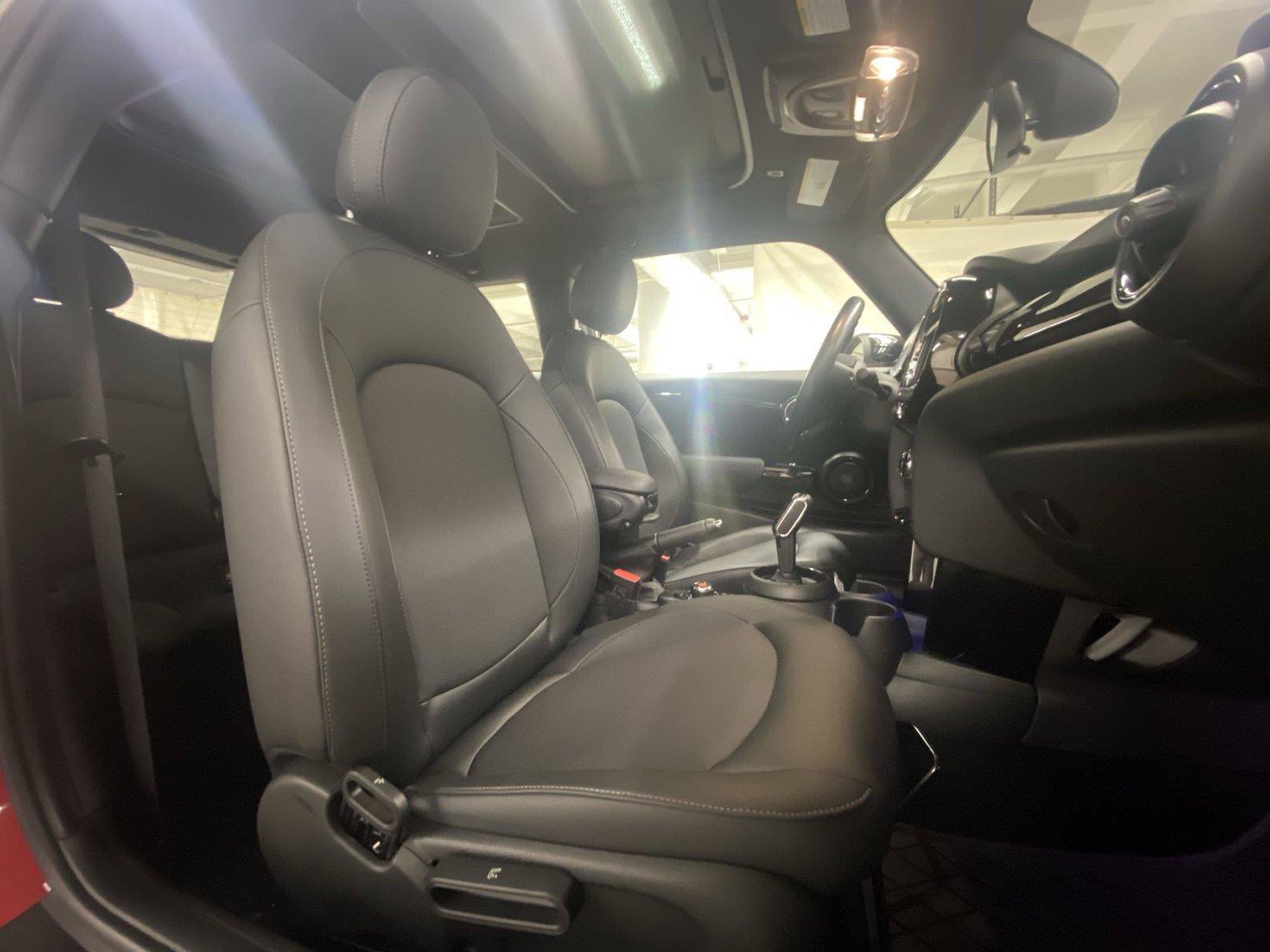 Used 2021 MINI Cooper 2-Door Hardtop w/ 6.5" Touchscreen Package FWD image 30