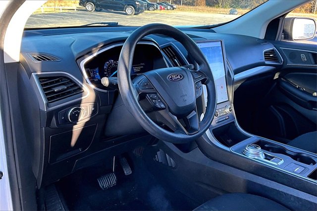 Used 2021 Ford Edge SE image 17