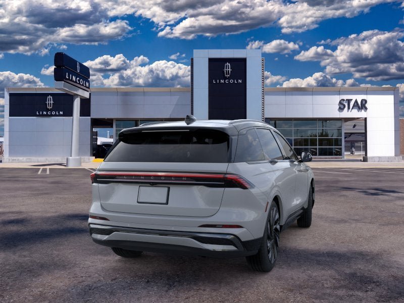 New 2026 Lincoln Nautilus Reserve w/ Jet Appearance Package AWD/4WD image 8
